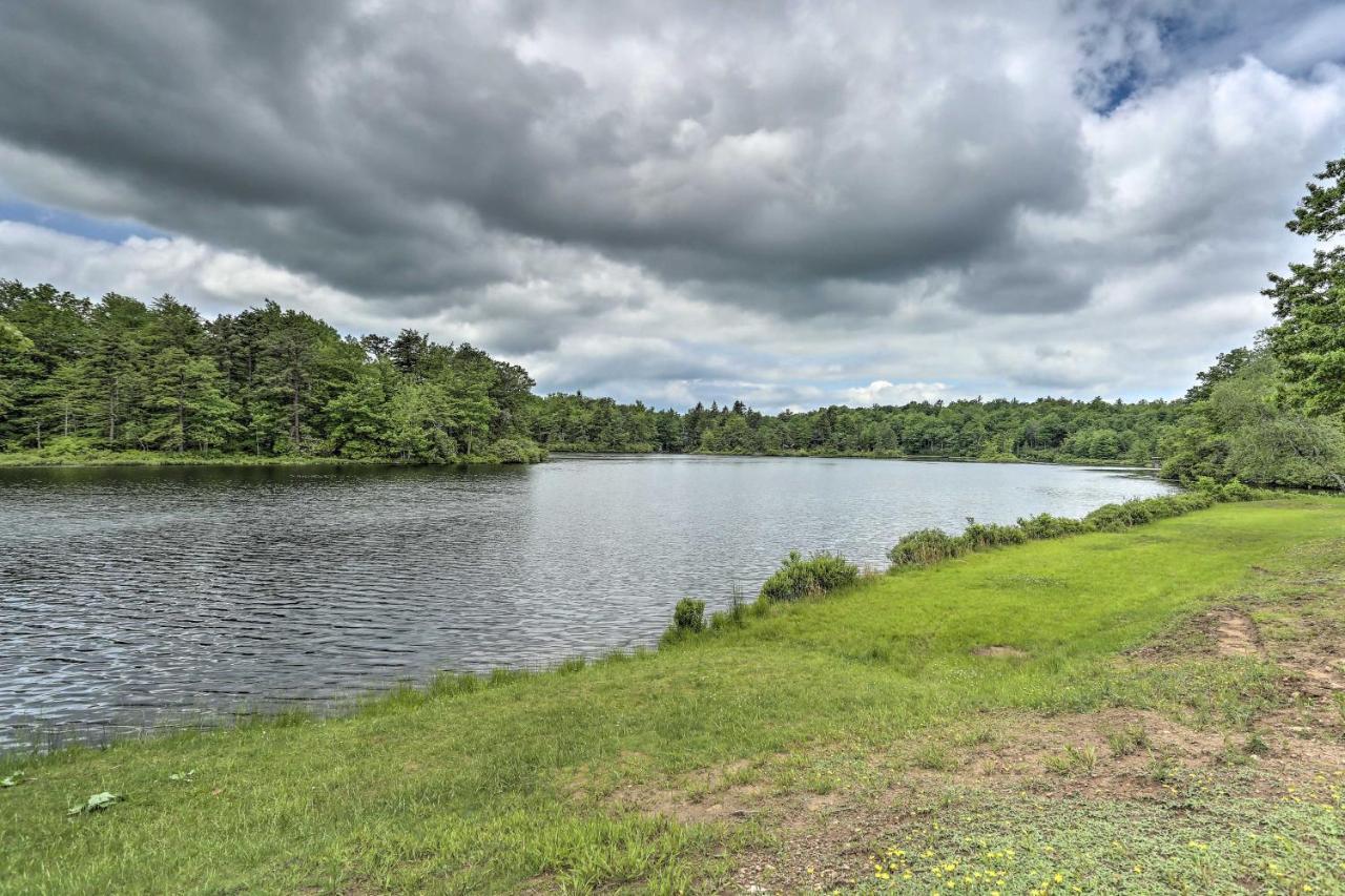 Peaceful Poconos Home With Lake And Pool Access! Long Pond Екстер'єр фото