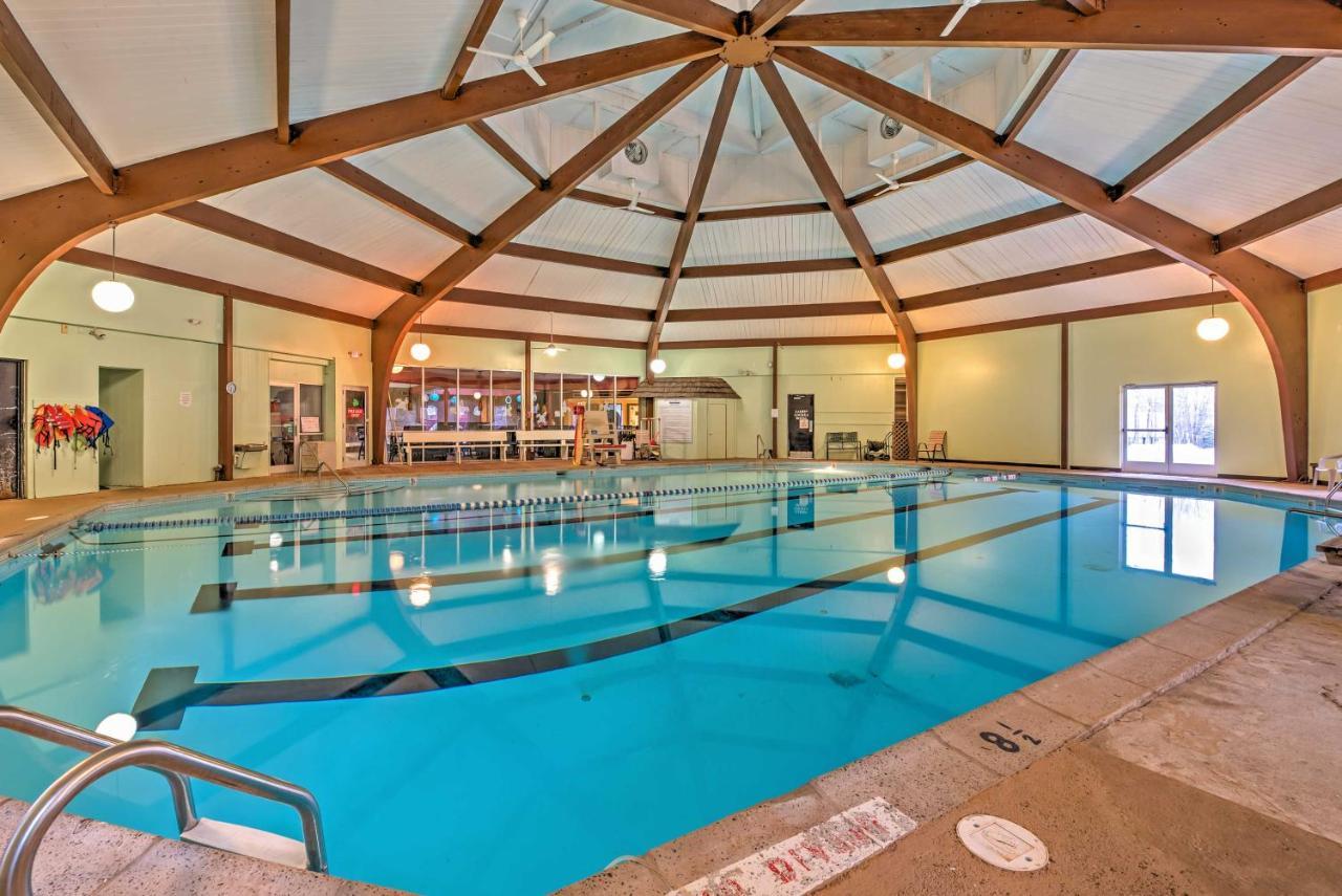 Peaceful Poconos Home With Lake And Pool Access! Long Pond Екстер'єр фото