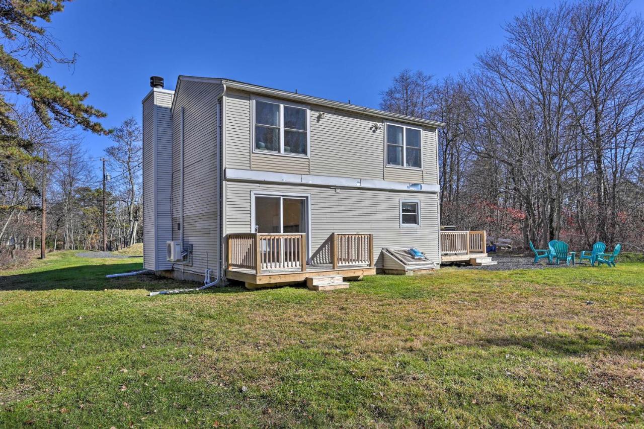 Peaceful Poconos Home With Lake And Pool Access! Long Pond Екстер'єр фото